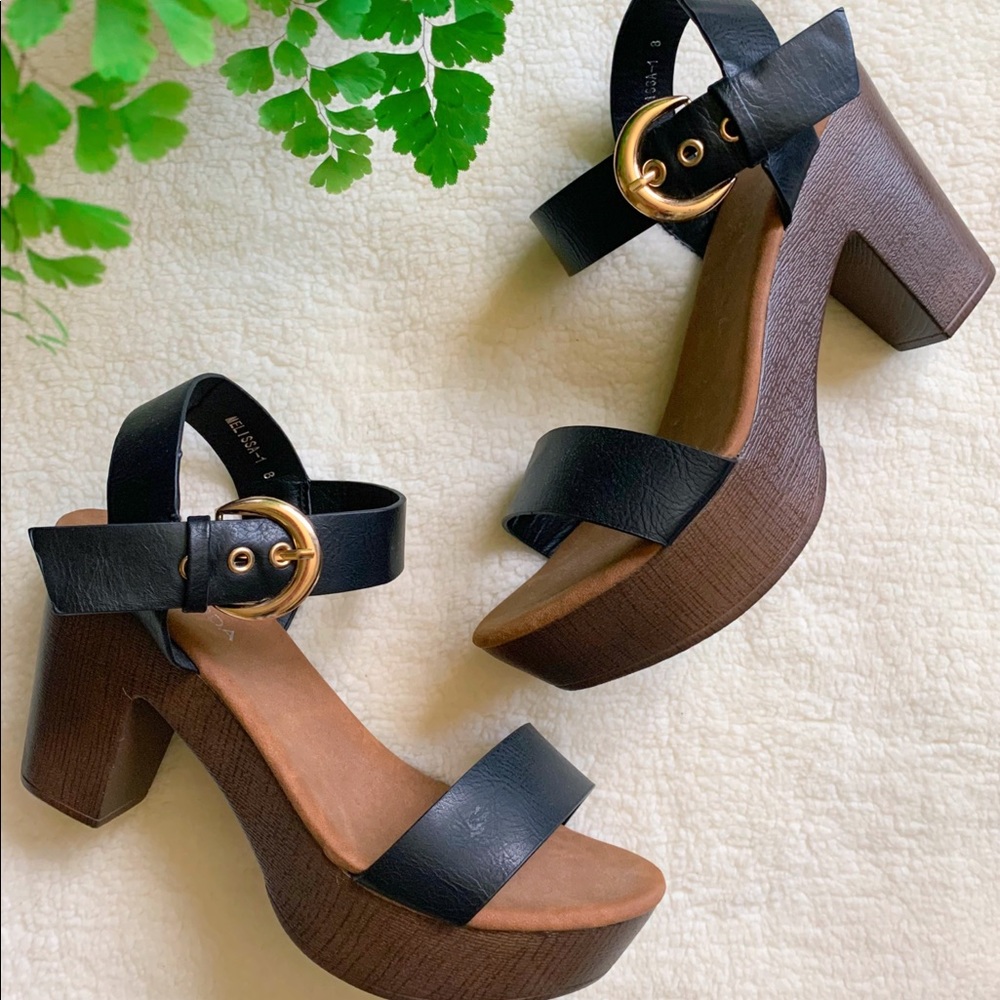 Brand New Top Moda Block Heel Platform Sandals 8